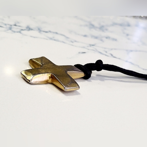 Unique cross pendant - Picture 8 of 10